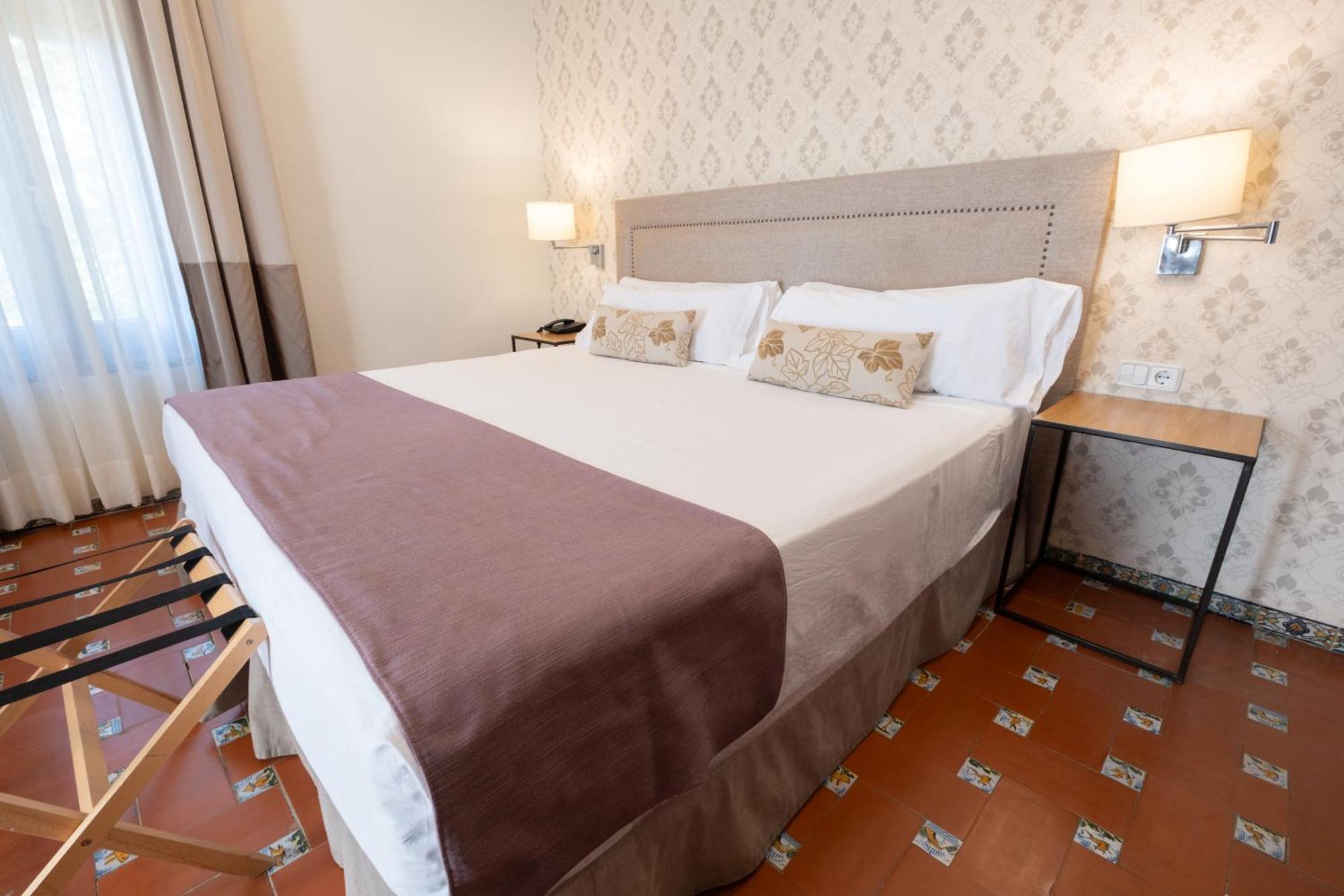 La Almoraima Hotel Кастельяр-Де-Ла-Фронтера Экстерьер фото